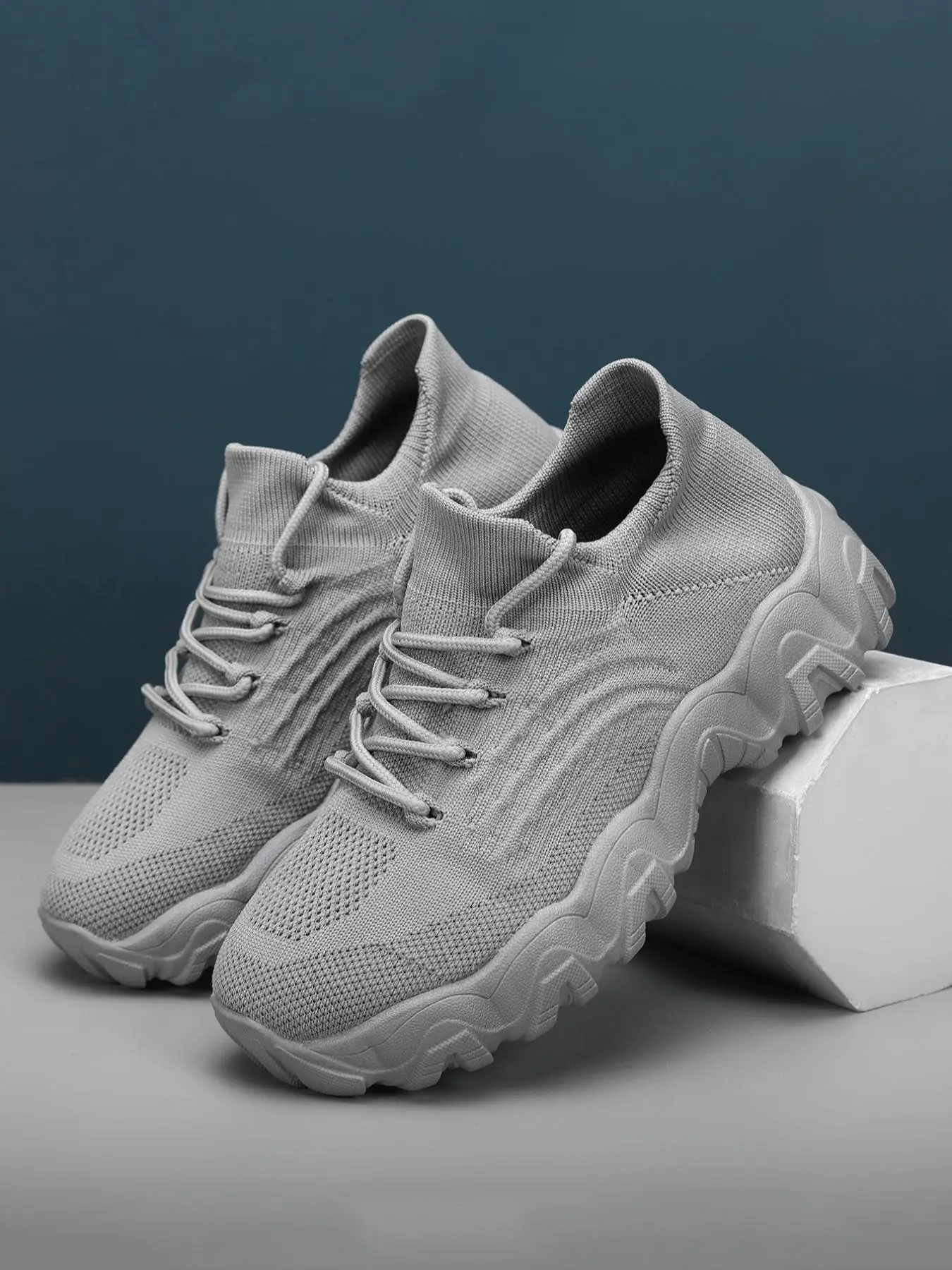 Minimalist Casual Plain Lace Up Low Top Sneakers, Women Shoes, Breathable Comfortable Sports Running Shoes, Fashionable All-match Sneakers for Women &