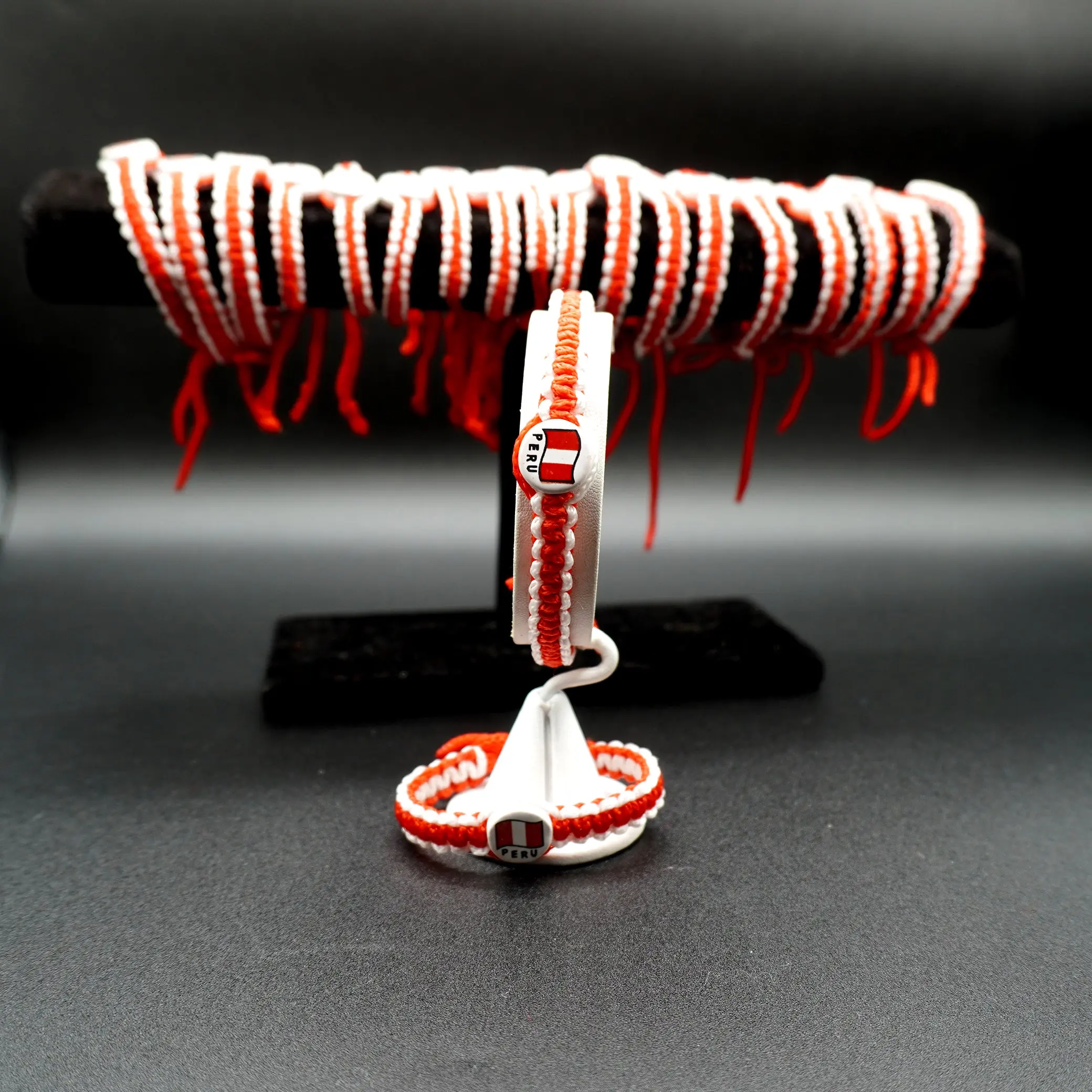 Handmade thread peruvian bracelet red and white
