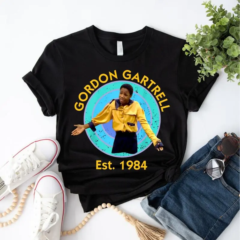 Women's Graphic T-Shirt with Vintage Print, 100% Cotton Fitted Shortsleeve Crewneck, Casual Fan Gift Tee, Casual Wear, Fitted Cut, Lady, Streetwear, Tshirt, Short Sleeve, Crew Neck, No, As Photos