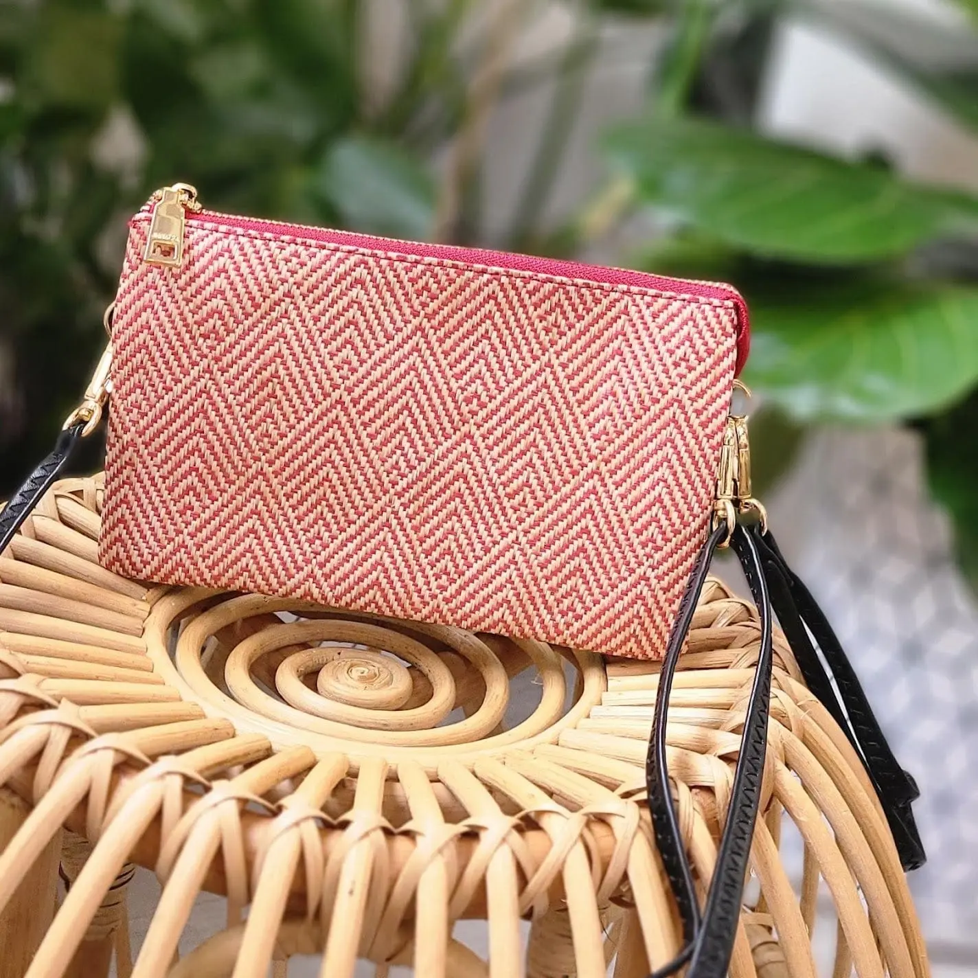 Women's Classic Red Faux Leather Diamond Weave Clutch - Multi-Compartment Zip Closure Handheld Bag Purse, Woven Purses