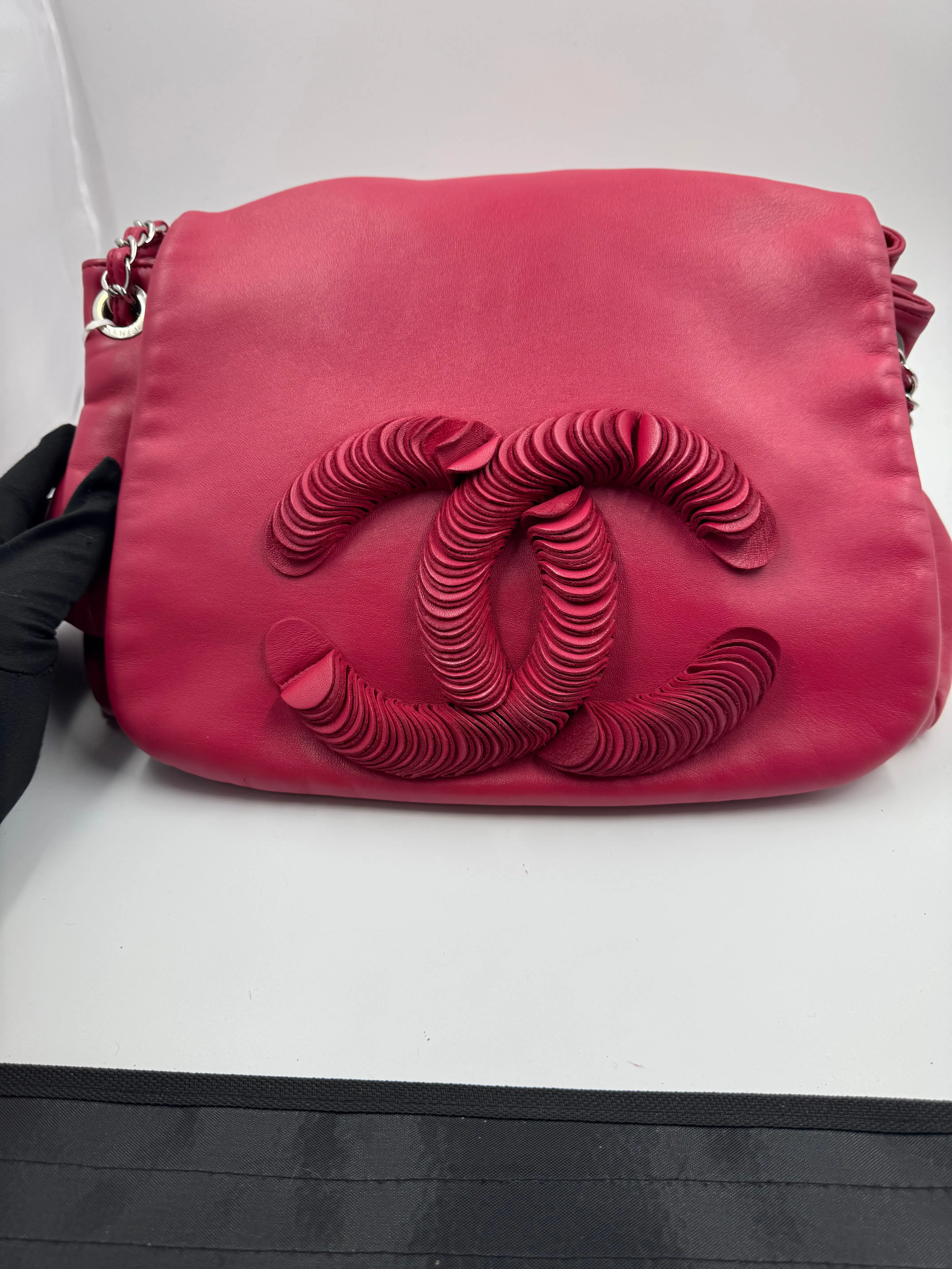 Pre-owned CHANEL CC Disc Bon Bon bag made of pink leather A100669