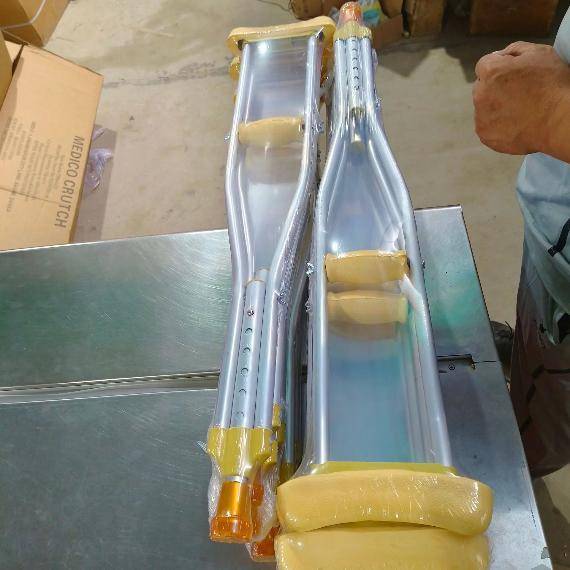 Aluminum alloy children's model, one piece