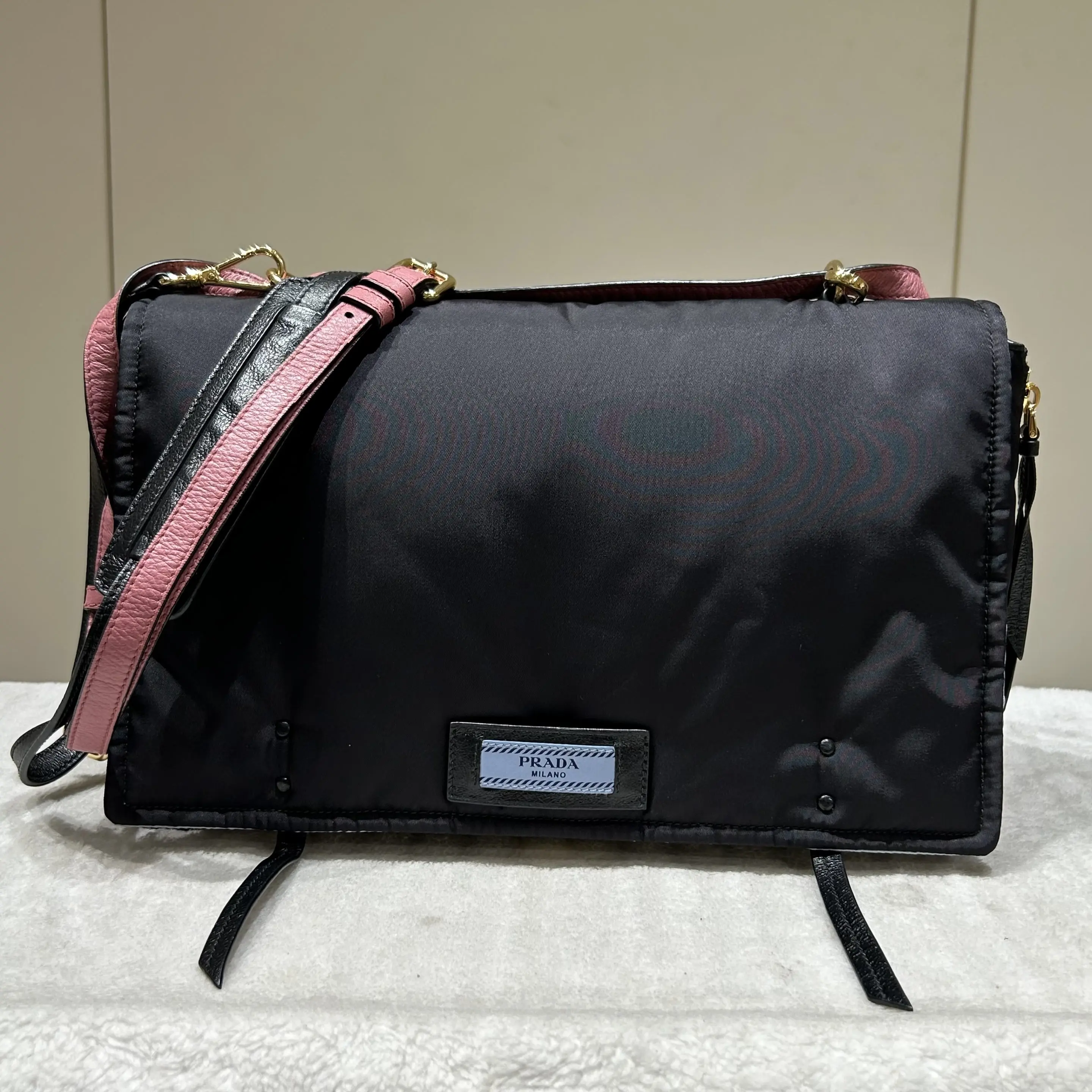 Pre-owned PRADA Nylon Crossbody bags Black Messenger Crossbody Bag with Double Straps 95974672 SH