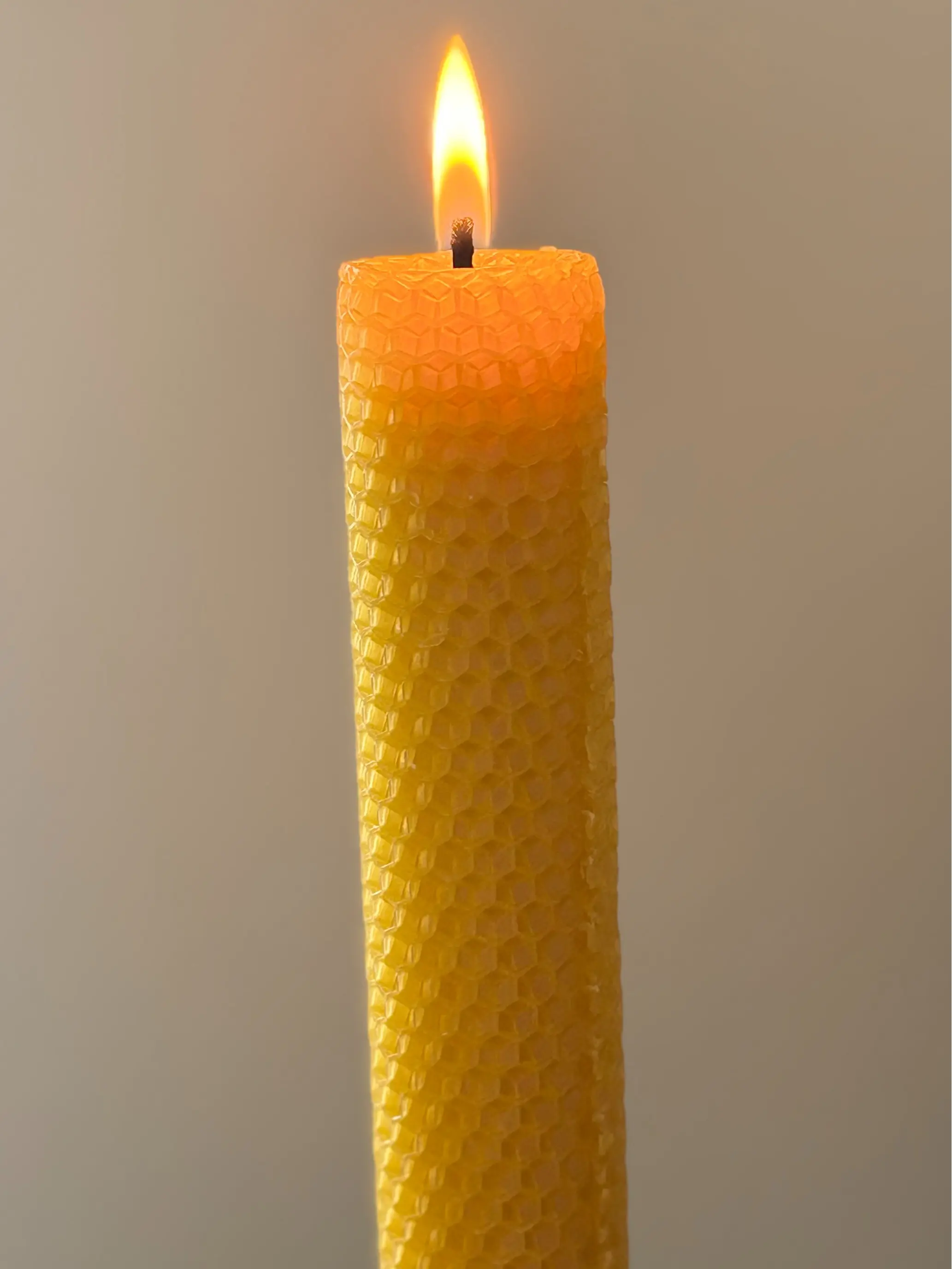 Beeswax Candles Handmade-Pack of 2 Natural Honeycomb Candles Beeswax Candles Handmade-Pack of 2 Natural Honeycomb Candles