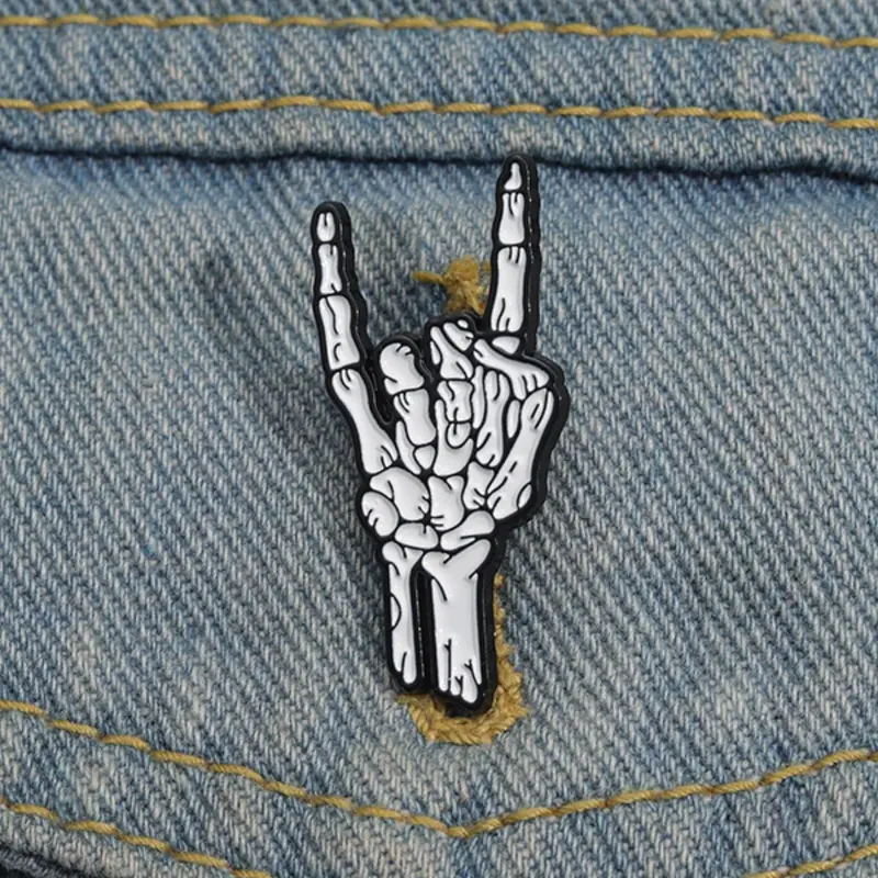 Creative Skull Hand Enamel Brooch, Vintage Punk Rock Gesture Pin Badge for Halloween, Punk Art, Fashion Men Accessories for Casual Wear, Alloy Brooch Pin