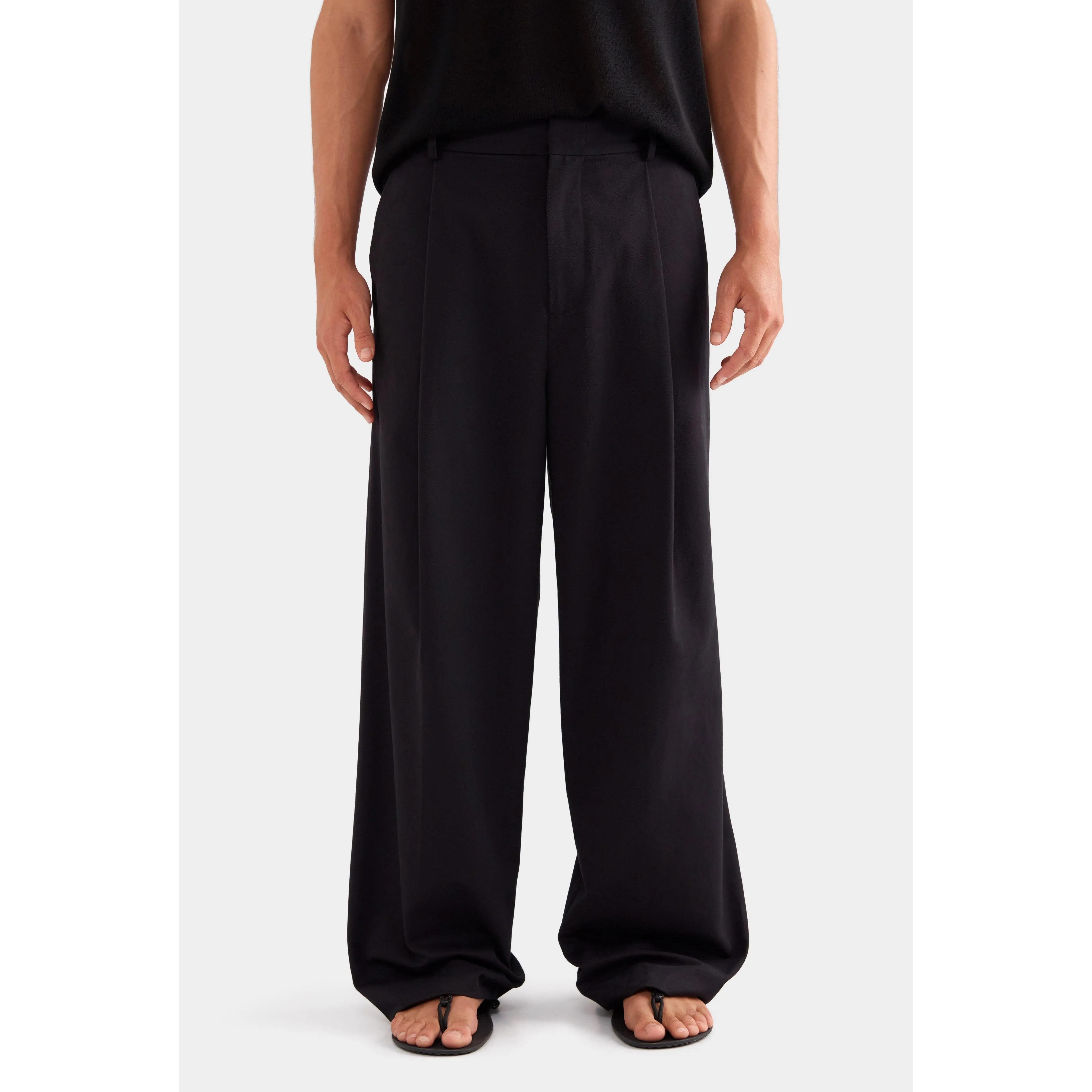 Relaxed Pleated Cotton Twill Trouser - Black