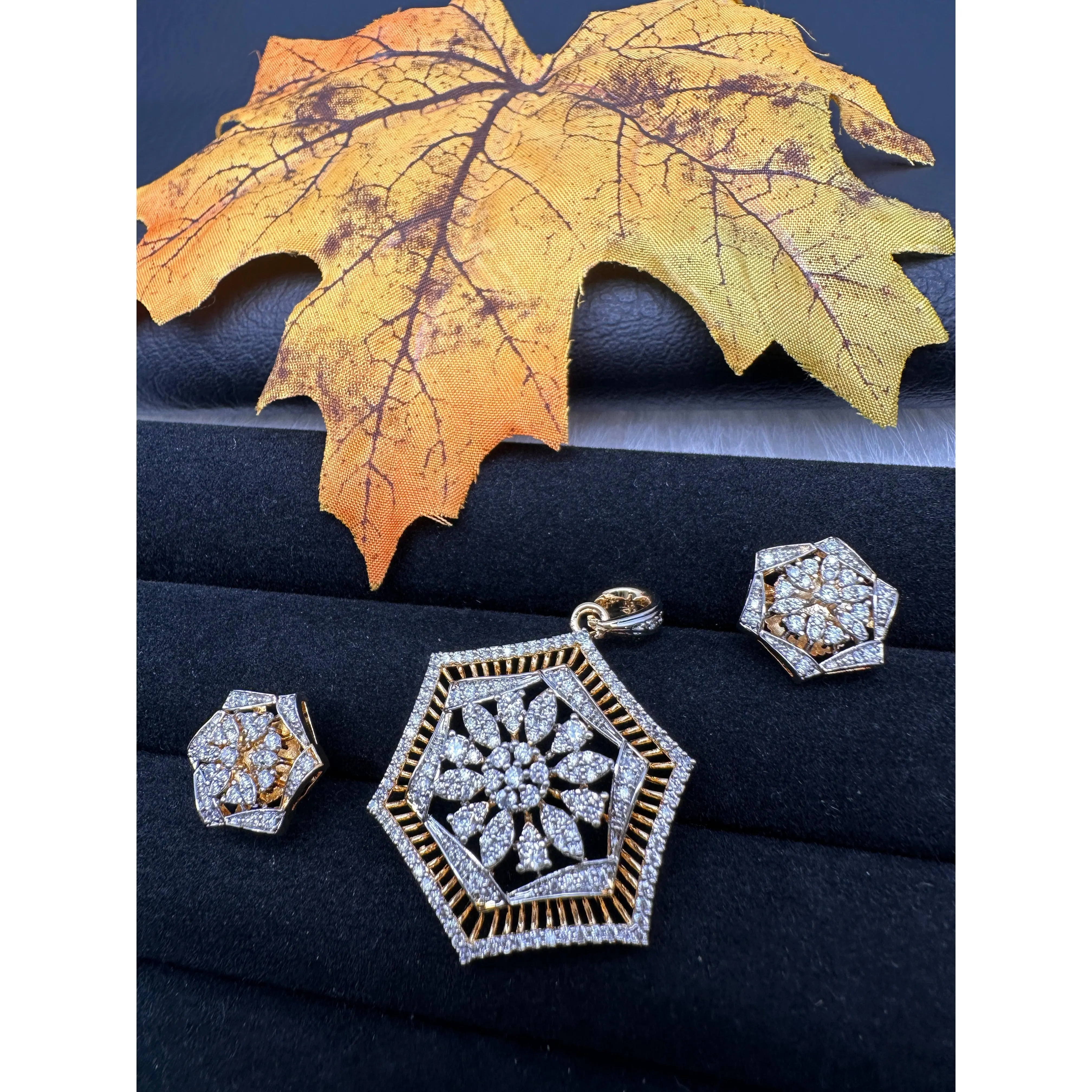 AD Locket Pendent Set