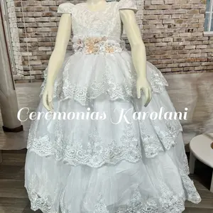 Vestido para Comunión en Color Blanco talla 16, con brillantes en el Top que le dan un toque único y especial