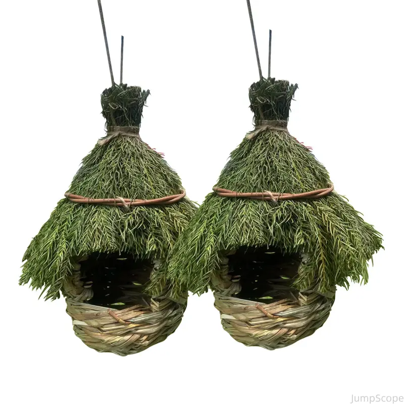 Hand-Woven Natural Grass Bird Nest for Small Birds, Hanging Breathable Shelter with Weave Texture, Decorative Outdoor Garden Ornament, Comfortable Environment, Weaved Texture