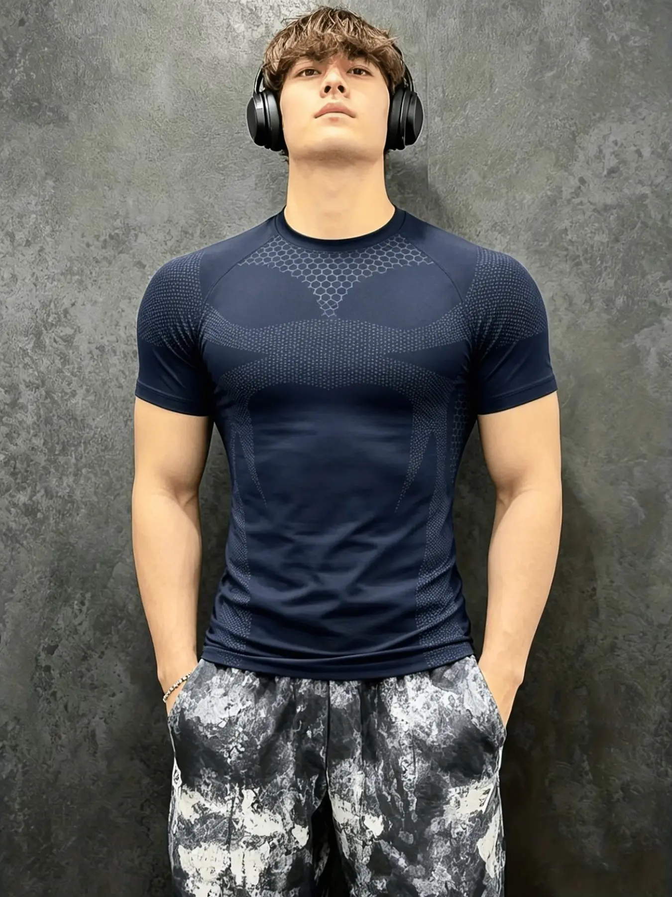 Men's Honeycomb Pattern Fitness T-Shirt, Activewear Tee, Dark Tech Style, High Elasticity Quick-Dry Moisture-Wicking Breathable Fabric, Slim Fit for Gym Training, Gym T Shirts, Activewear Workout, Fitness Apparel, Activewear Clothes