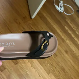 review image 0