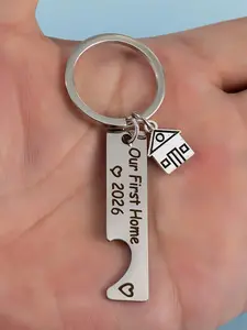 2 Piece House Moving Couple Keychain Set, New Home Gift, Symmetrical Zinc Alloy, Key Chain Combination, Perfect for Celebrations, Heart