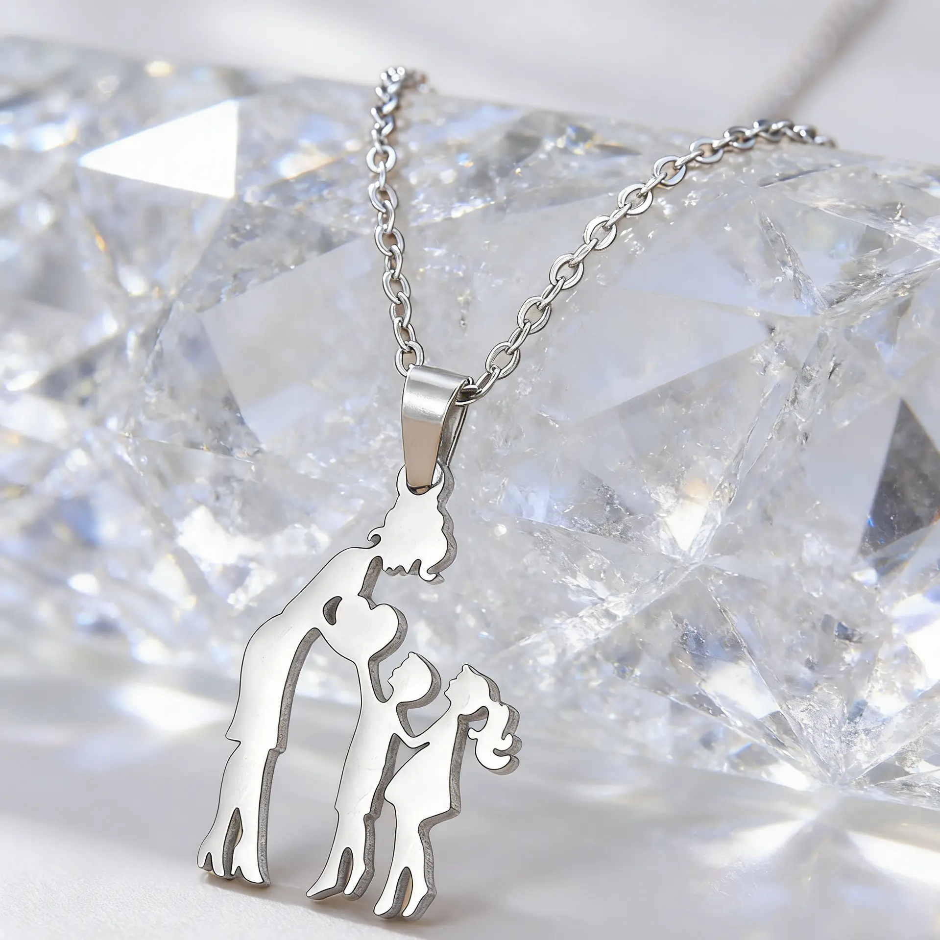 Elegant Stainless Steel Necklace with Family Silhouette Pendant for Women, Minimalist Adjustable Jewelry for Mother's Day, Love, 5Cm