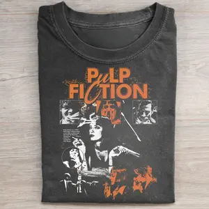 Gildan Men's Round Neck Shortsleeve Tee - Menswear Casual Streetwear Vintage Pulp Fiction Graphic Tshirt with Vincent Vega, Jules Winnfield, Mia Wallace, 90s Iconic Scenes - Gift for Film Fans