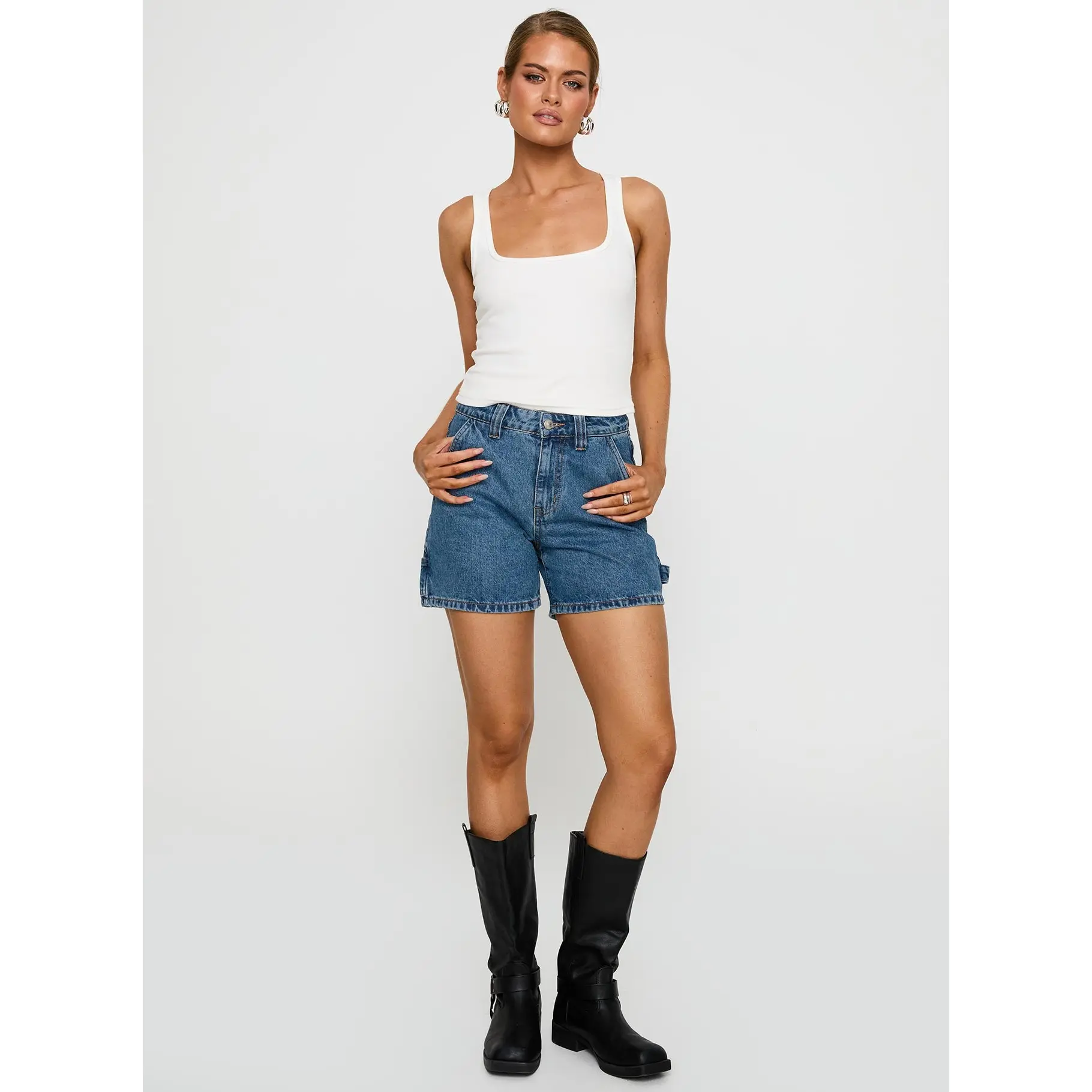 **Lou Carpenter Denim Shorts Mid Wash Loose Casual 2026**