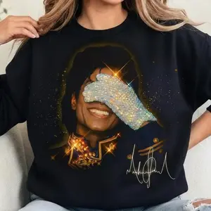 [Sale Up To 50%] Michael Jackson King of Pop Halftone T-Shirt, Vintage Retro Music Legend Graphic Tee, 90s Pop Icon Fan Shirt, Classic Concert Style Unisex Cotton Tee