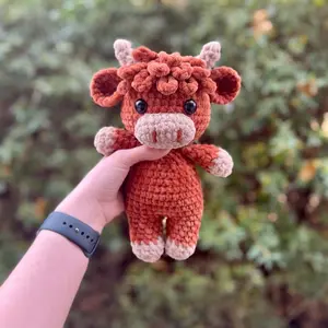 Crochet Highland Cow Amigurumi - Handcrafted Cozy Amigurumi for Fans of Highland Cows - Perfect Gift or Personal Keepsake - Fun Creative Project for Crochet Enthusiasts