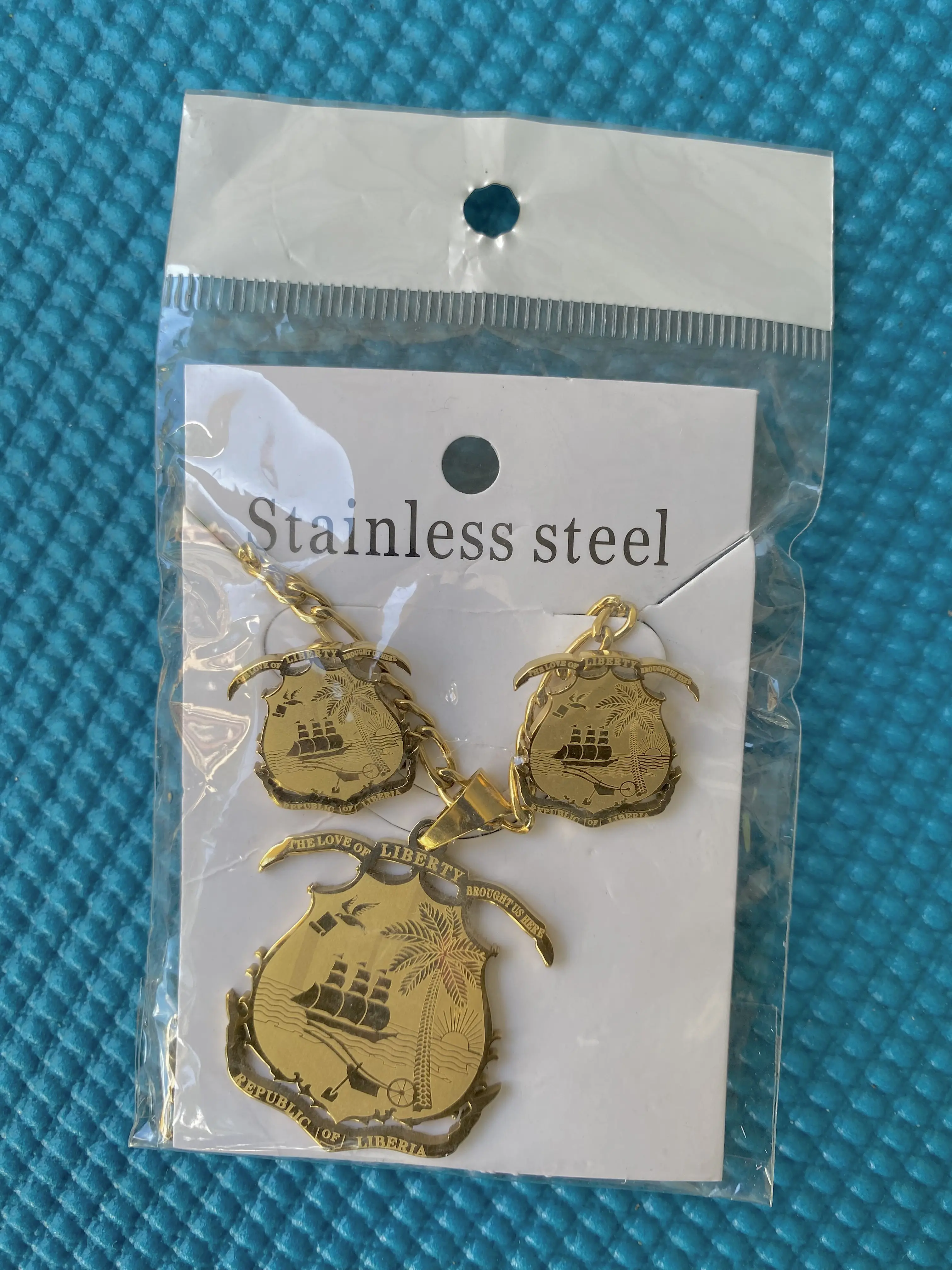 The Seal of Liberia chain set Female Daily