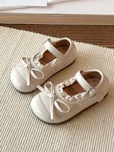 Cute Girls Mary Jane Ballet Flats with Bow, Comfortable Dress Shoes for School Parties and Weddings, Adorable Design for Little Princesses