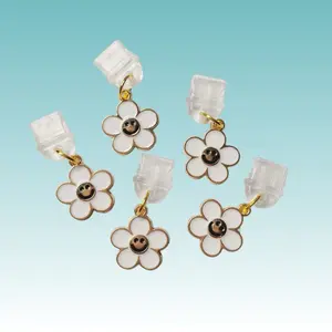 Daisy Flower USB-C Dust Plug Charm for Kindle E-reader (1 ct) - Phone Accessory Cellphone