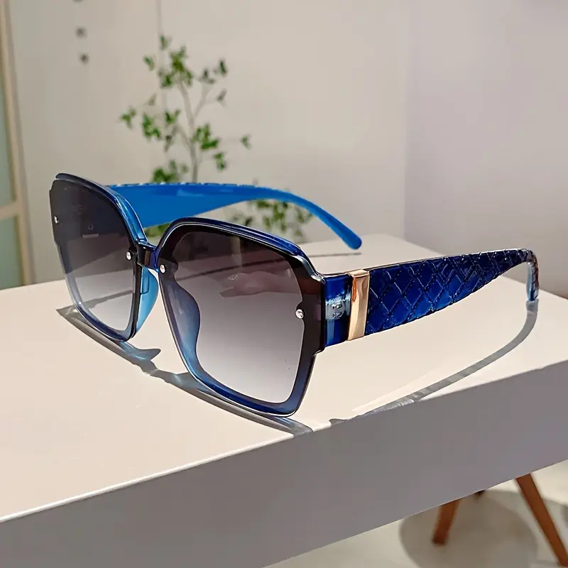 ShineThru Female Square Sunglasses - 1 Pair New Plastic Full Rim Eyewear with Rivet Decor, Green Diamond-Shaped Temples, Trendy Styling, UV-Protection Lens for Daily Wear