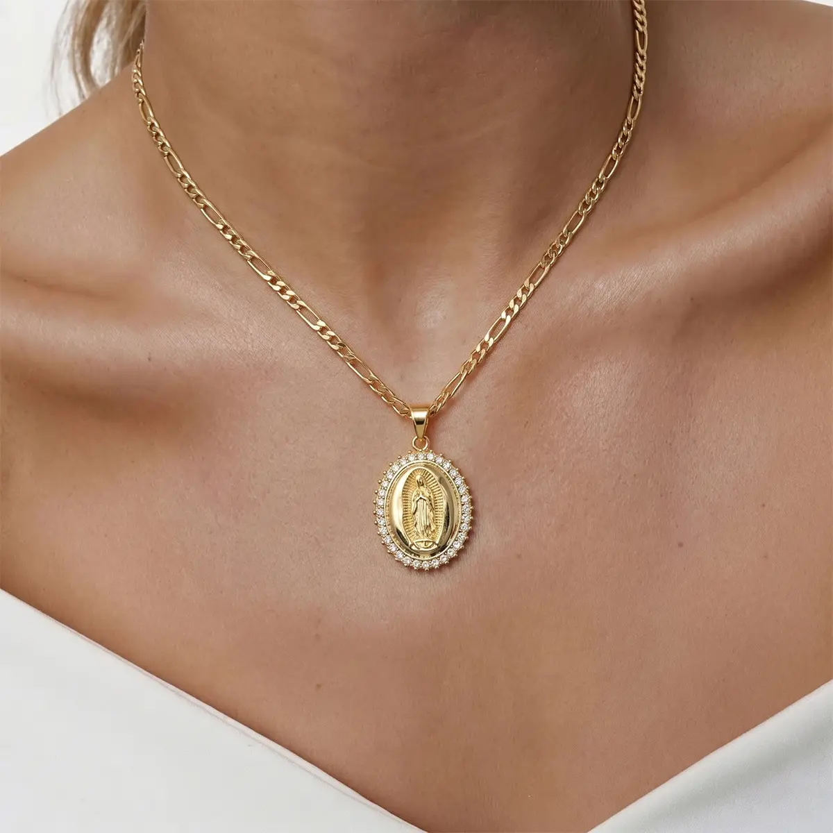 Women's 18K Gold Plated Virgin Mary Pendant Necklace, Christian Miraculous Medal Guadalupe Pendant Jewelry, Valentine's Day Gift