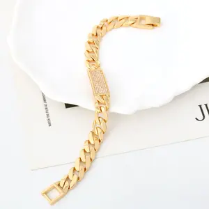 PAV Énergie Dorée Cuban Link Zircon Pave Bangle