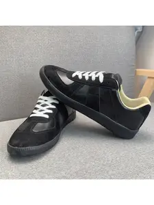 Trendy Basic Casual Board Shoes Sneaker Trainer Fit Current Wearing Trend With Simple Design, Create Young Daily Look And Show Fashion Attitude