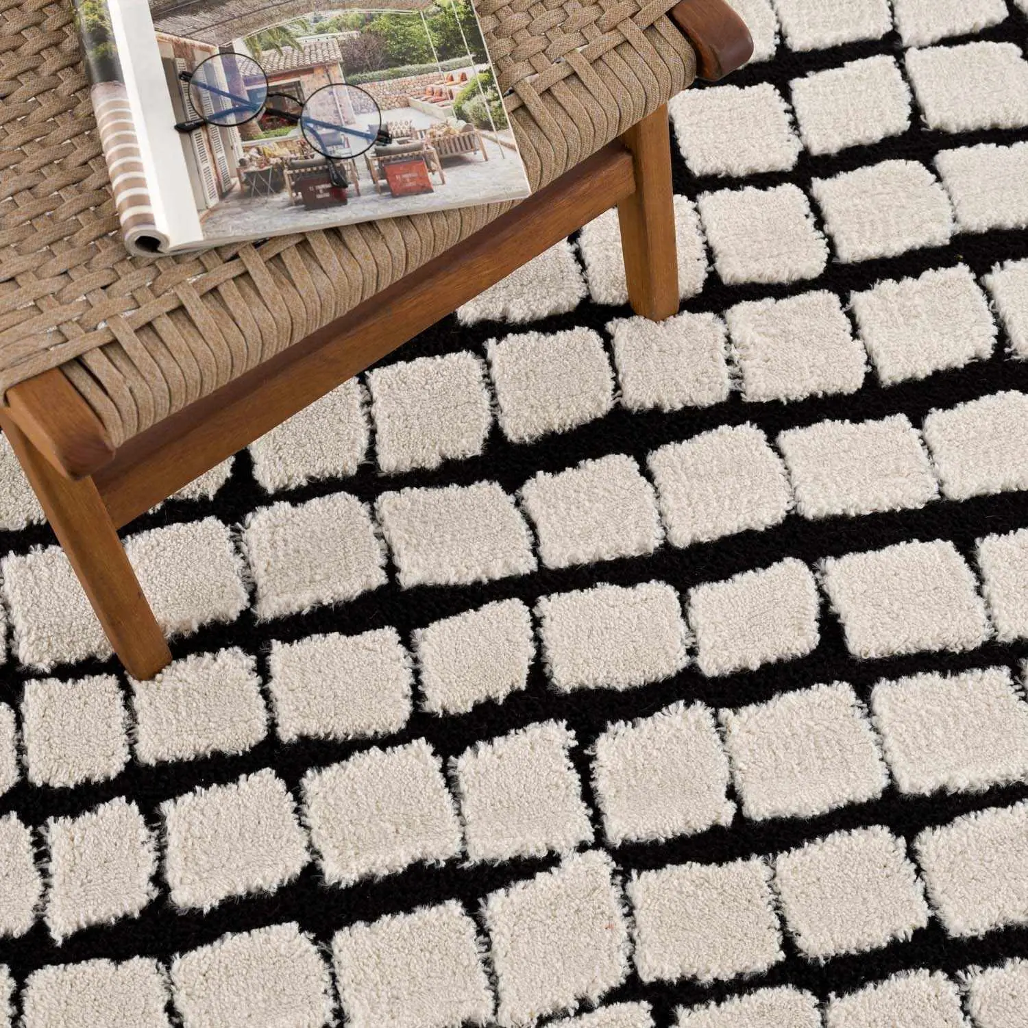 Teshi Plush Grid Area Rug - Soft Fluffy Home Decor Piece for Living Room (Promo), Home Decor Rug, Fluffy Area Rug