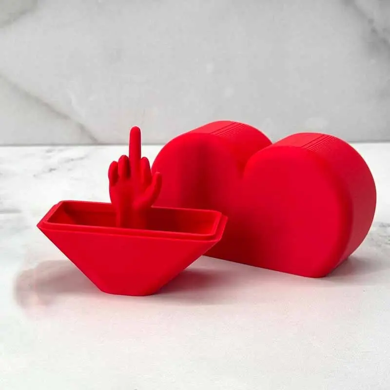 1pc/2pcs Heart With Middle Finger Gag Gift, Creative Prank Gift, Playfulness, Humorous Prank Valentines Day Gift for Him for Her, Funny Valentine's Day Heart-Shaped Middle Finger Gift Box, Valentine's Day Gift, Funny Valentine's Day Gift Box