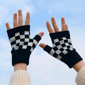 2 Pairs Checkerboard Half-Finger Gloves - Winter Warm Winter Gloves with Black & White  Short Wrist Cuff for Skiing,, Motorcycling - Non-Elastic Durable Cold Weather Gloves