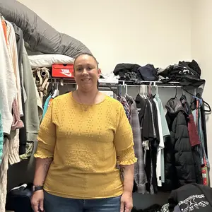 【 Plus Size】 Solid Embroidery Blouse, Casual Basic Round Neck Top for Daily Wear, Women's Clothing for All Seasons, Womenswear