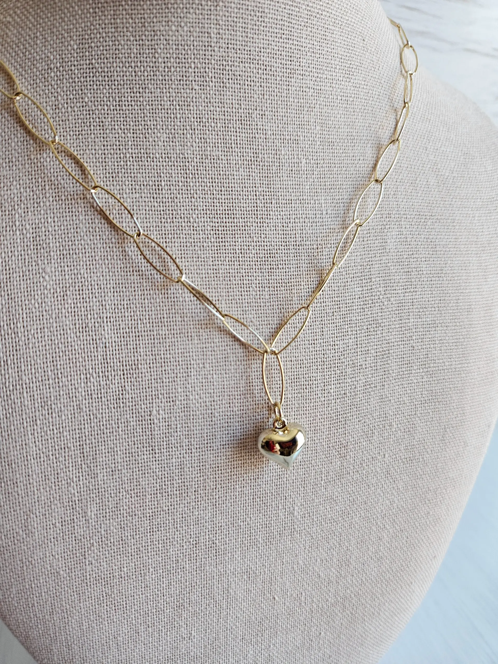 BO Unisex Elegant Gold Color Metal Link Chain Necklace with Heart Charm
