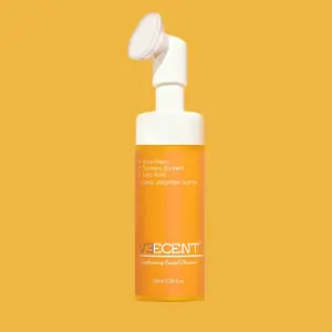 Turmeric + Kojic AcidFoaming Facial Cleanser + Silicone BrushCleansing Skincare Gentle Face Wash Deep cleansing of the skin for repairing sensitive
