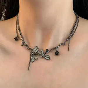 Dark style~Gunmetal black iridescent dragonfly necklace for women, light luxury niche high-end clavicle chain, sweet and cool neck accessory