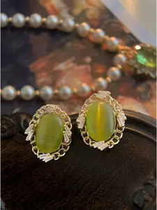 Vintage Olive Green Cat's Eye Earrings, Renaissance Palace Aesthetic, Gemstone Studs with Sparkling Zircon Accents,Elegant Victorian Inspired Emerald Green Studs , Old Money Aesthetic Jewelry, Unique Birthday Gift
