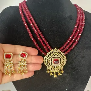 Maroon Red rhine set with earrings