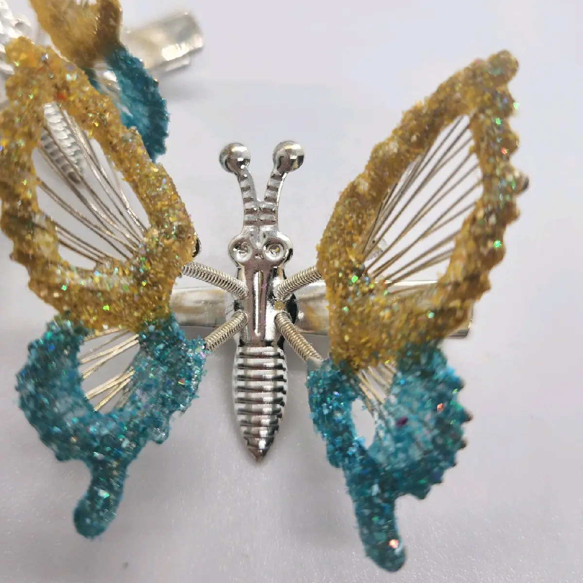 Pair of Butterfly Moving Hair Clip Retro