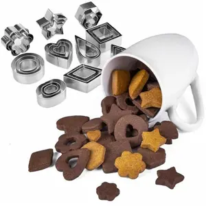 30-Piece Mini Stainless Steel Cookie Cutter Set, Various Geometric Shapes, Ideal for Cutting Pastries, Dough, and Fruits