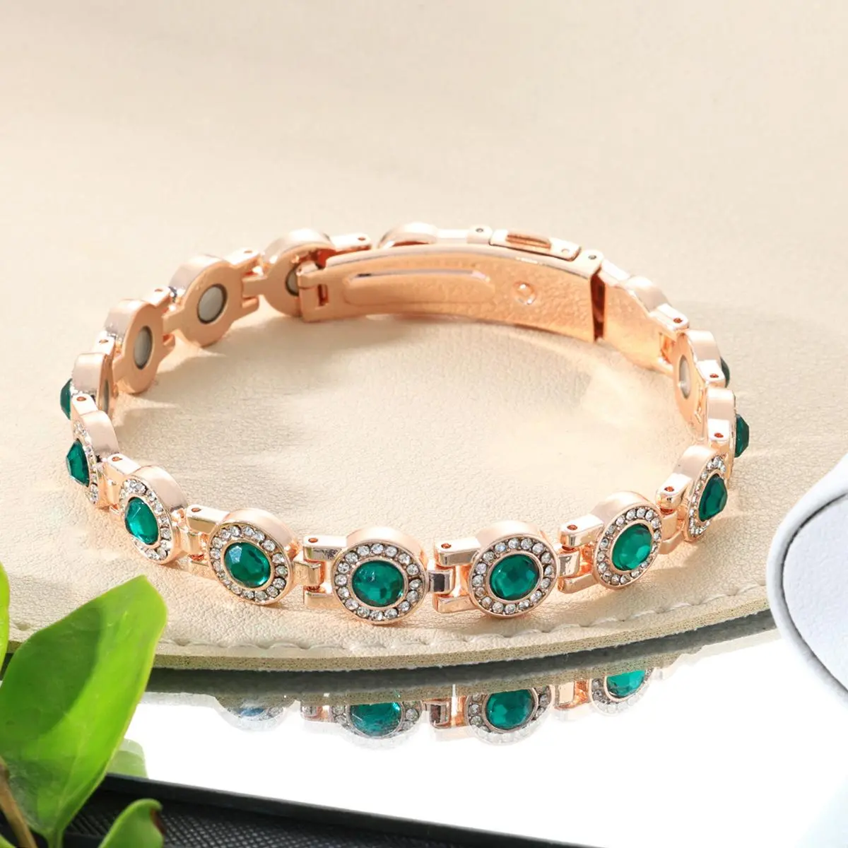 Round Full-Rhinestone Magnetic Bracelet — Stylish Single-Row, Anti-Static Magnetic Therapy Bracelet | Rose Gold & Green Crystal | 3rd Gen Watch Clasp Design