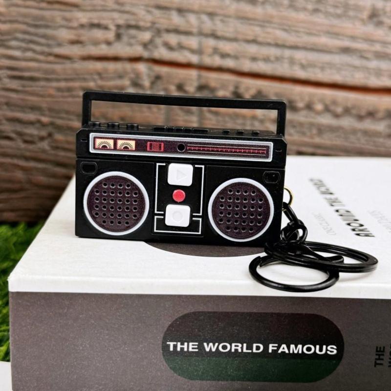 2 Pcs  Nostalgic Mini Radio Recorder Keychain Nostalgic Vintage Mini  Radio That Can Record Classical Funny Bag Ornaments design retro Stretchy Scrunchie Lanyard with Retractable heart