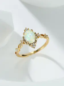 1pc Golden Vintage Palace Style Four Prong Set Egg-shaped Synthetic Opal Ring