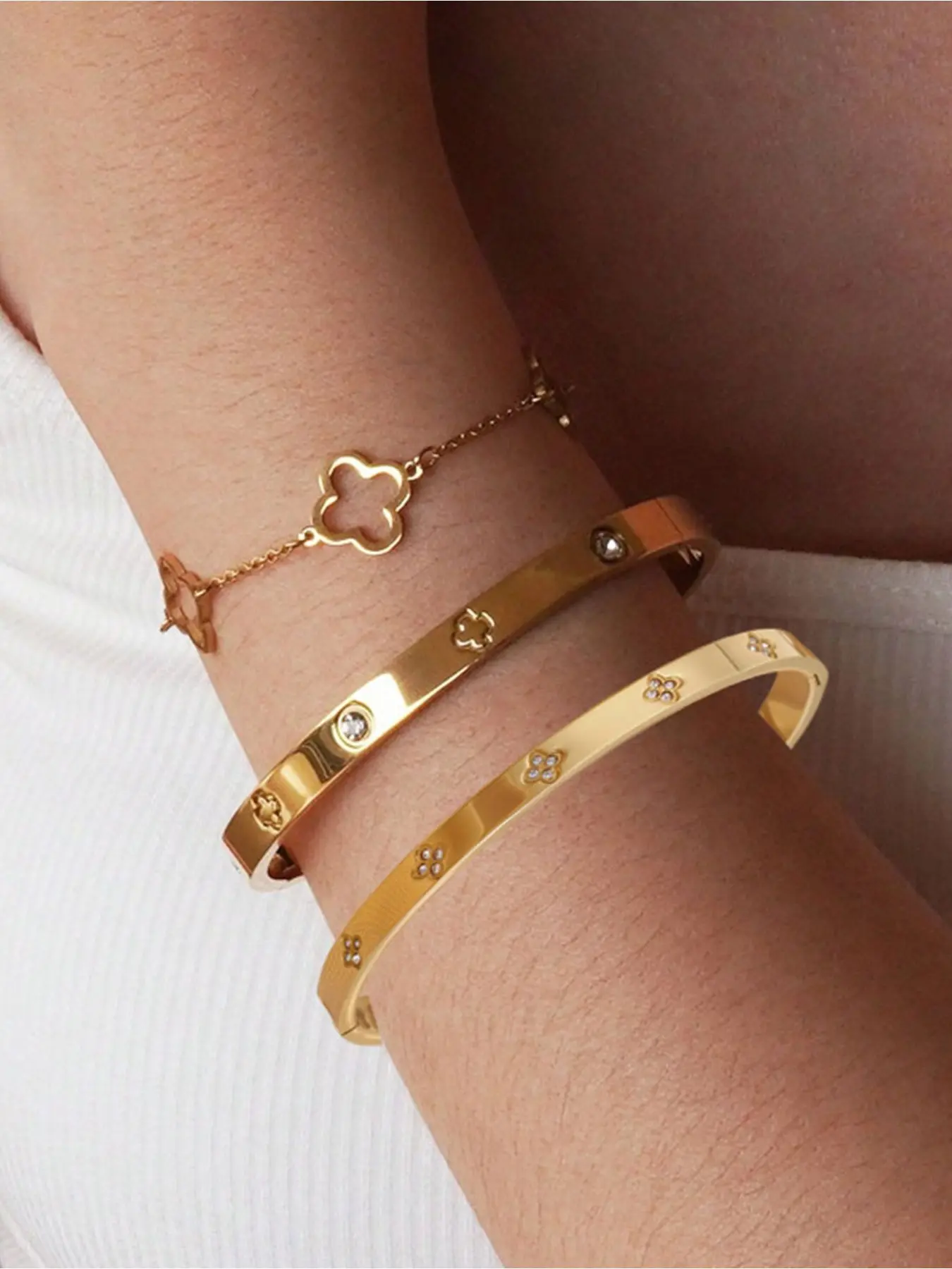 3-piece set of stainless steel bracelet paired with four leaf flower bracelet, women's gold-plated rhinestone bracelet combination, classic wrist accessory, holiday gift, Gift Jewelry, Fashionable Bangle, Bracelets Jewelry, Fashionable Bracelet Style