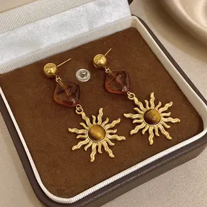 Vintage Sunburst Dangle Earrings for Women, 18K Gold Plated Boho Celestial Drop Earrings with Tiger Eye Stone and Amber Resin, Earthy Retro Statement Jewelry Gift