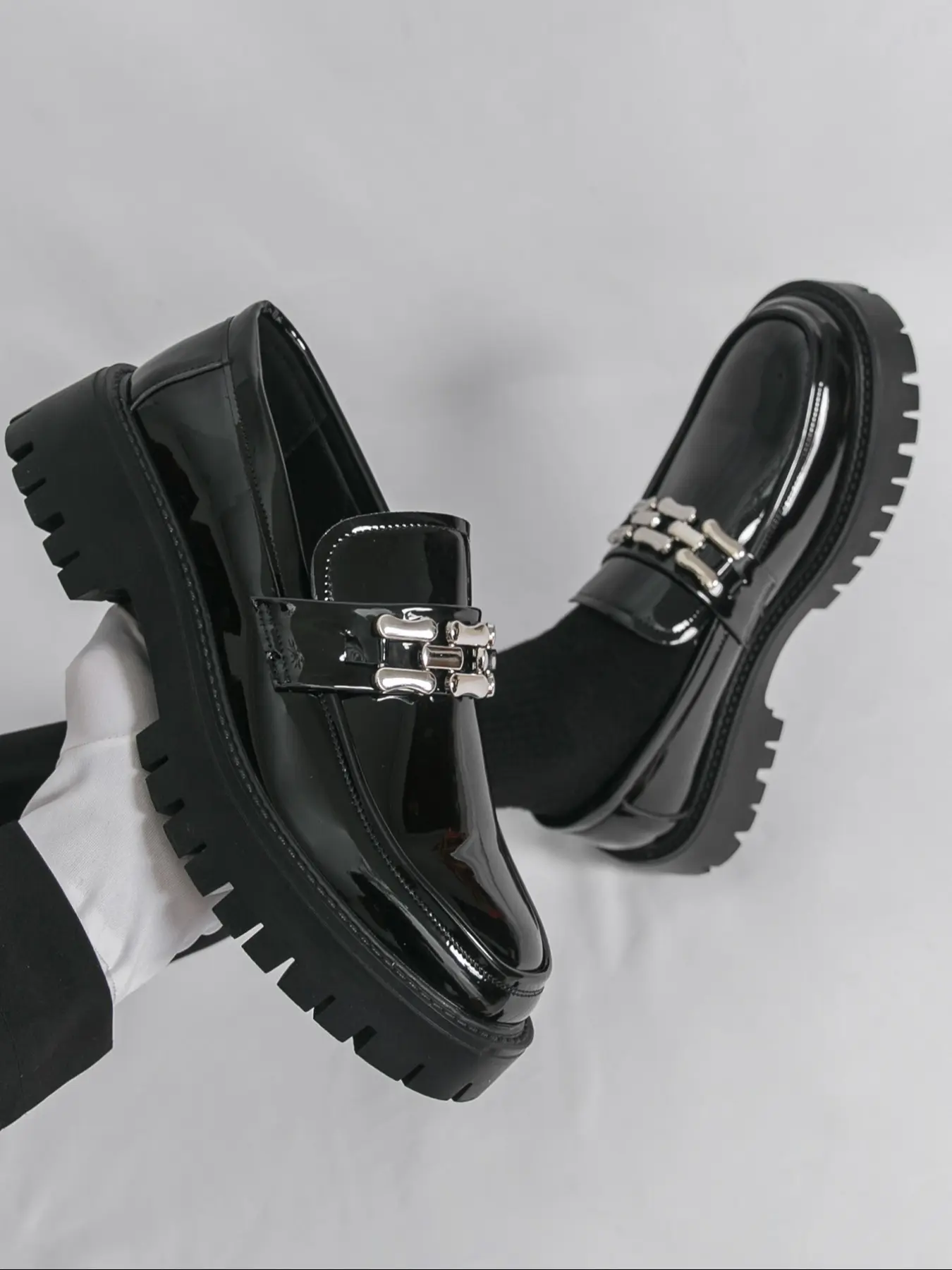 Men's Loafers Thick Sole PU Metal Decoration Business Casual Shoes, Comfortable and Stylish Men's Footwear for Daily Wear Business Style Loafers PU Leather Loafers