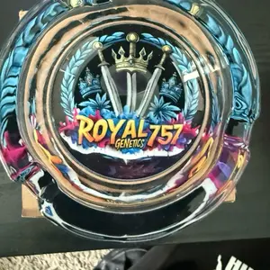 Royal genetics ashtrays