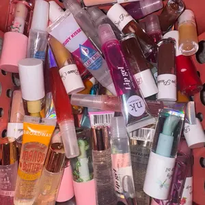 Mystery Lip Gloss Scoop -10 Pieces for Lipstick and Makeup, Affordable Price - Cosmetic, Glossy