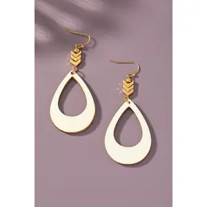 Woody Hoop Earring - Cream