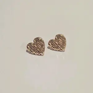 Nugget Heart Earrings - 14k Gold Heart Studs for Women's Fashion Jewelry