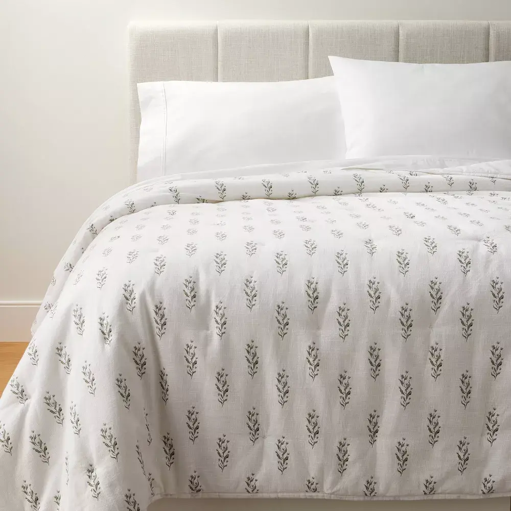 Full/Queen Lofty Cotton Slub Wood Block Floral Quilt White - Threshold designed with Studio McGee: Midweight Machine Washable Polyester Fill